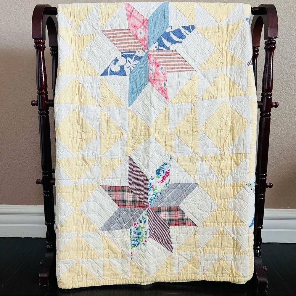 90”x50” Vintage from 1940’s Eight Point Star Hand Stitched Cotton Quilt. - Picture 7 of 12